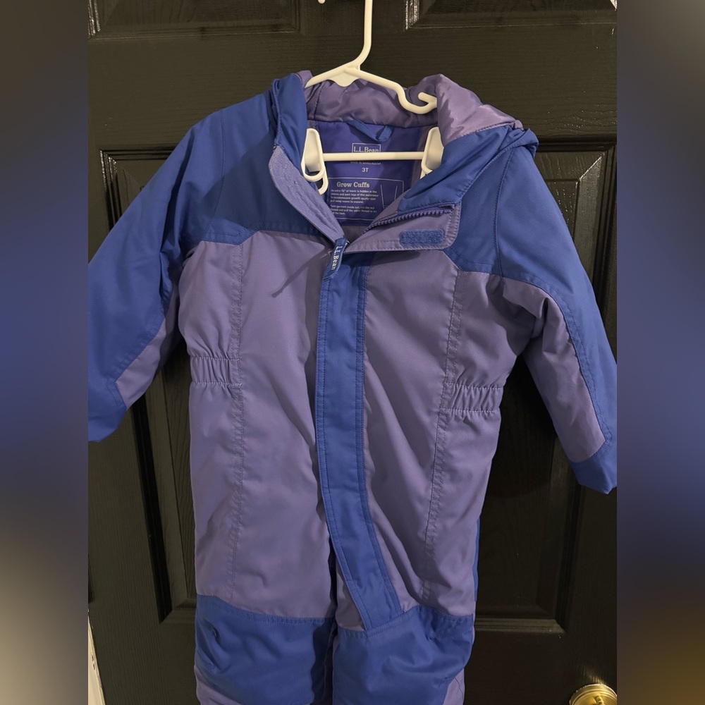 Toddler LL bean snowsuit.  Lightly worn.  3T.  Full body suit.